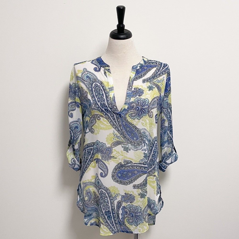 Chicos White Blue Arielle Sheer Paisley Roll Tab V Neck Tunic 0 Small Oversized